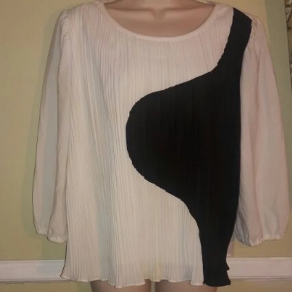 Lisa Cole vintage white & black blouse, size 20.